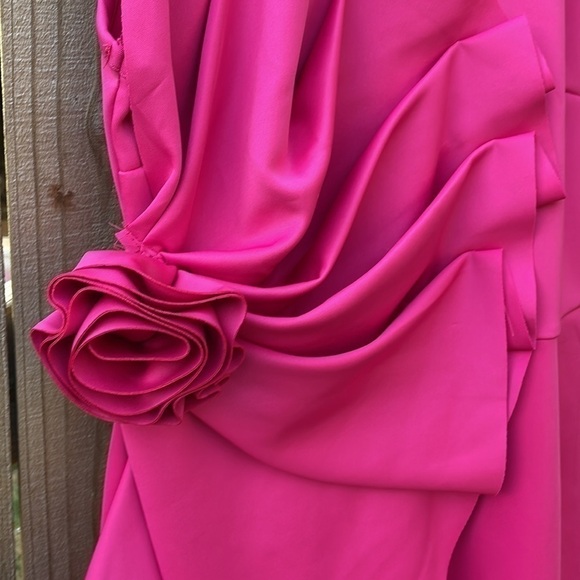 NWT New York and company fuchsia rosette romper size medium - Picture 4 of 6